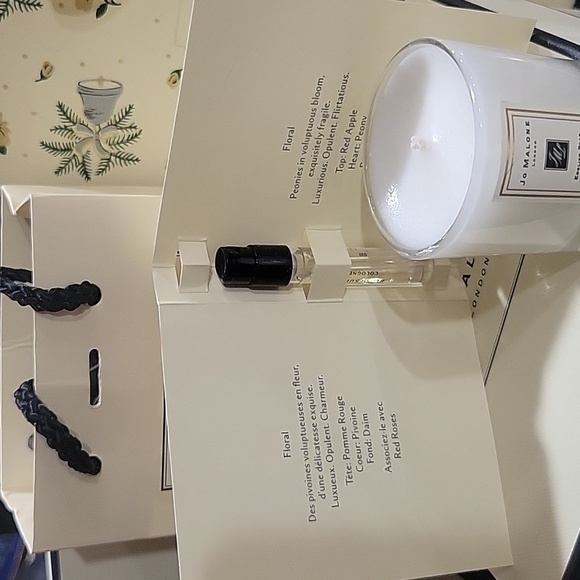 New Jo Malone English Pear and Freesia Mini Candle - Picture 2 of 2